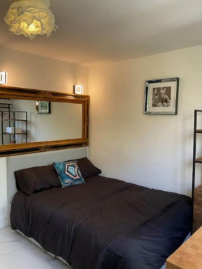 Studio4 Stylish Modern Studio with Luxe Amenities Near Olympia